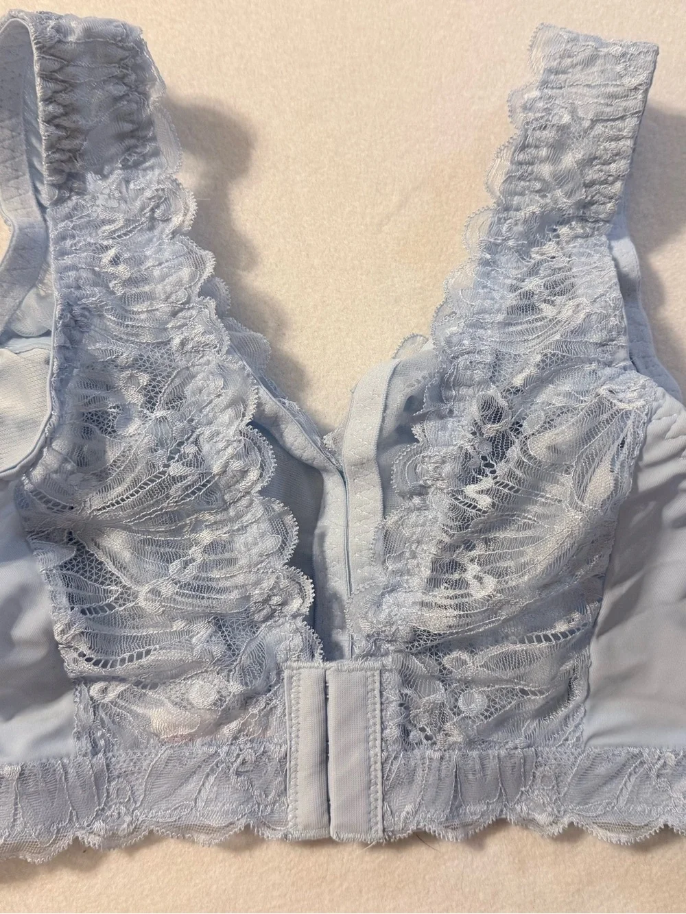 New Breezies Soft Support Lace Wirefree Unlined Bra. Size Large